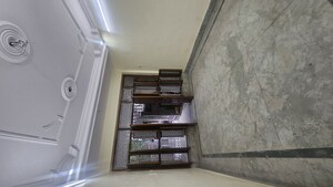 Living Room in 2.5 BHK Apartment at Dilshad Garden – for Rent