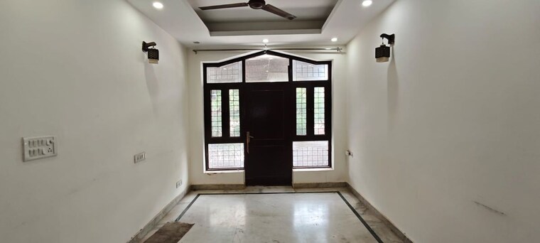Living Room, green fields colony 3 Bedroom 180 Sq.Yd. Builder Floor In Green Fields Colony Faridabad 10620660