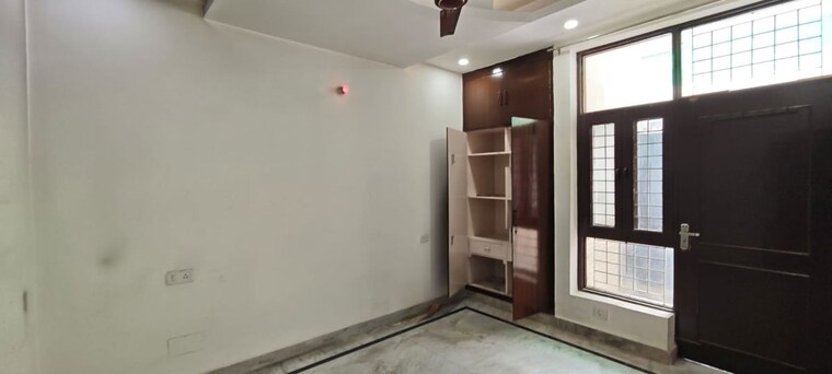 Room, green fields colony 3 Bedroom 180 Sq.Yd. Builder Floor In Green Fields Colony Faridabad 10620660