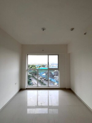 Room in 2 BHK Apartment at Lodha Amara, Kolshet Road – for Rent