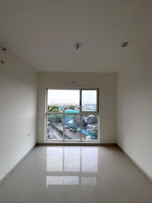 Furnished Amenities in 2 BHK Apartment at Lodha Amara, Kolshet Road – for Rent