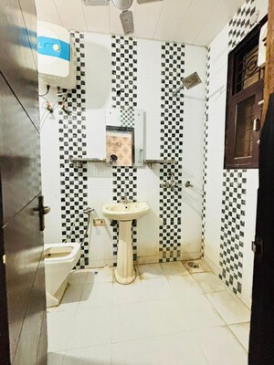 Bathroom in 3 BHK Builder Floor at Green Fields Colony – for Rent