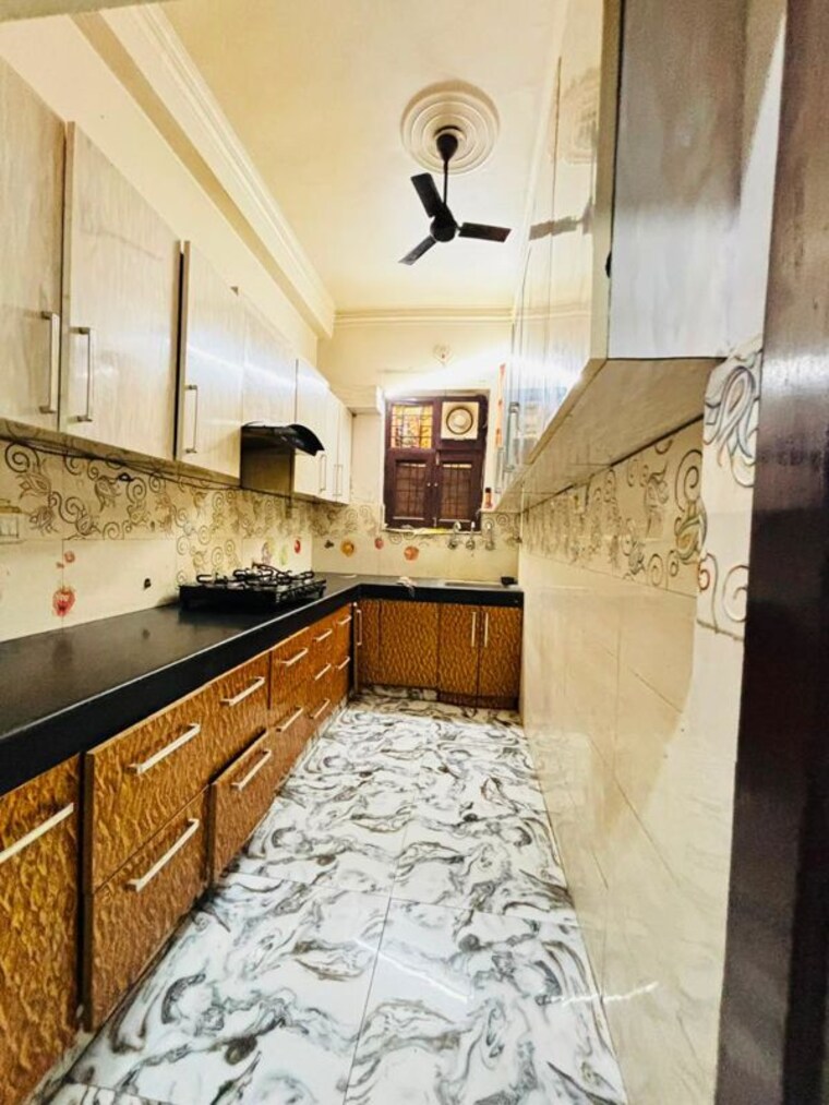 Kitchen, green fields colony 3 Bedroom 150 Sq.Yd. Builder Floor In Green Fields Colony Faridabad 10620667