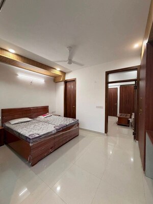 Bedroom in 1 BHK Builder Floor at Sector 43 – for Rent