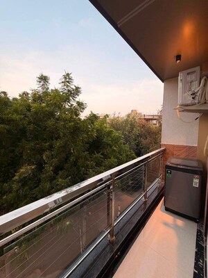 Balcony in 1 BHK Builder Floor at Sector 43 – for Rent