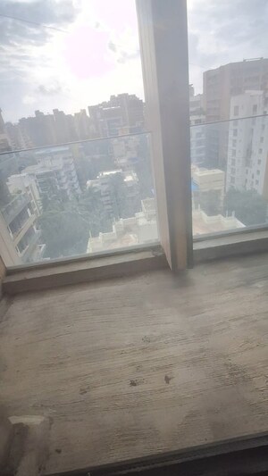 Room in 4 BHK Apartment at Santacruz West – for Sale