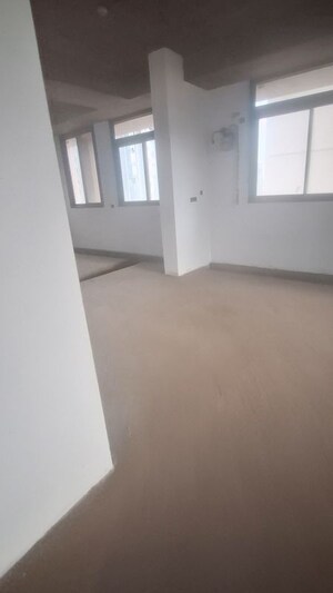 Room in 4 BHK Apartment at Santacruz West – for Sale