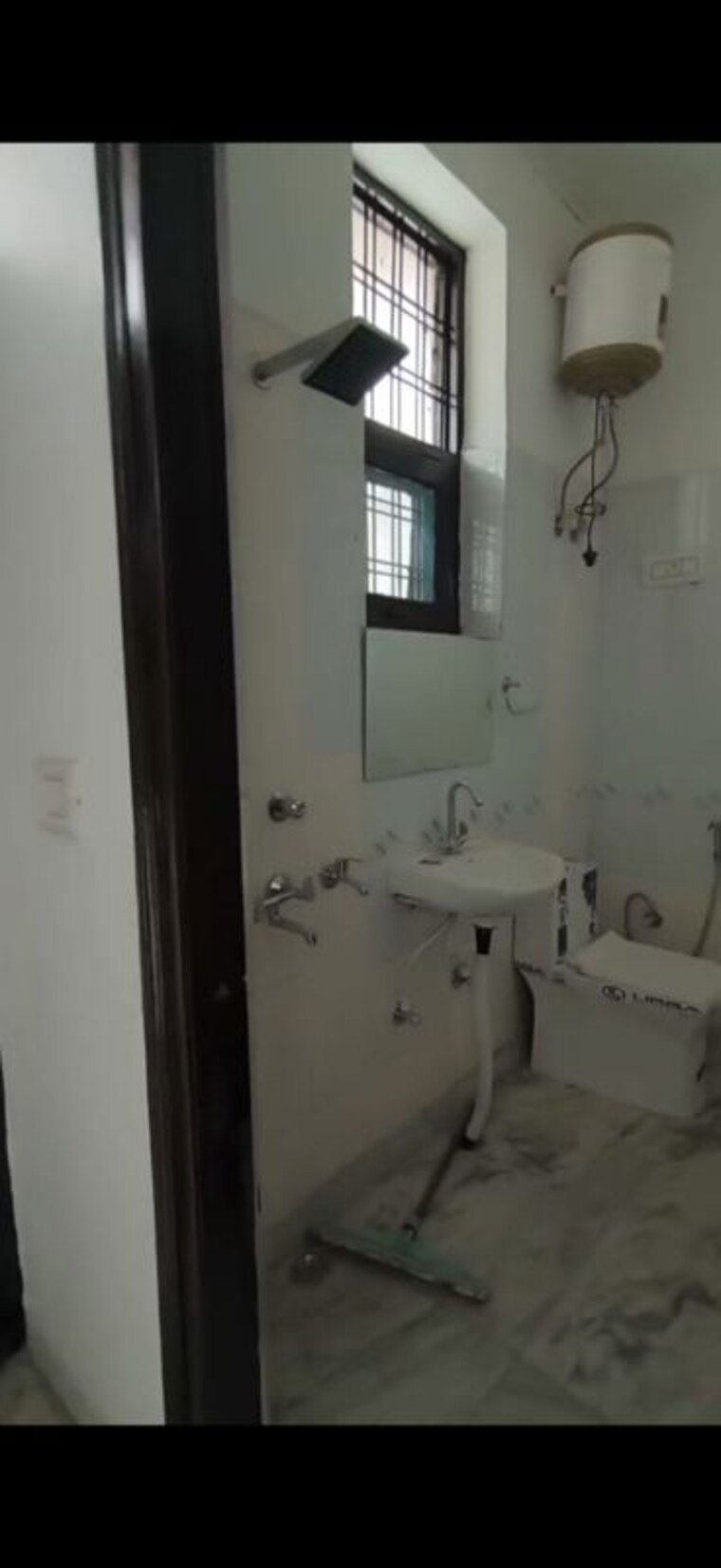 Bathroom, green fields colony 2 Bedroom 100 Sq.Yd. Builder Floor In Green Fields Colony Faridabad 10620706
