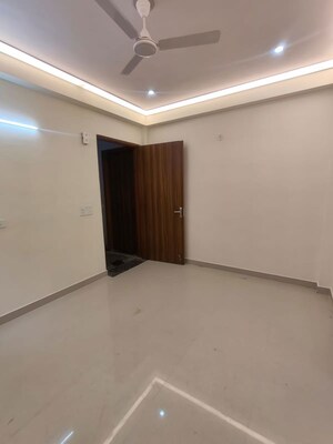 Room in 1 BHK Builder Floor at Saket – for Sale