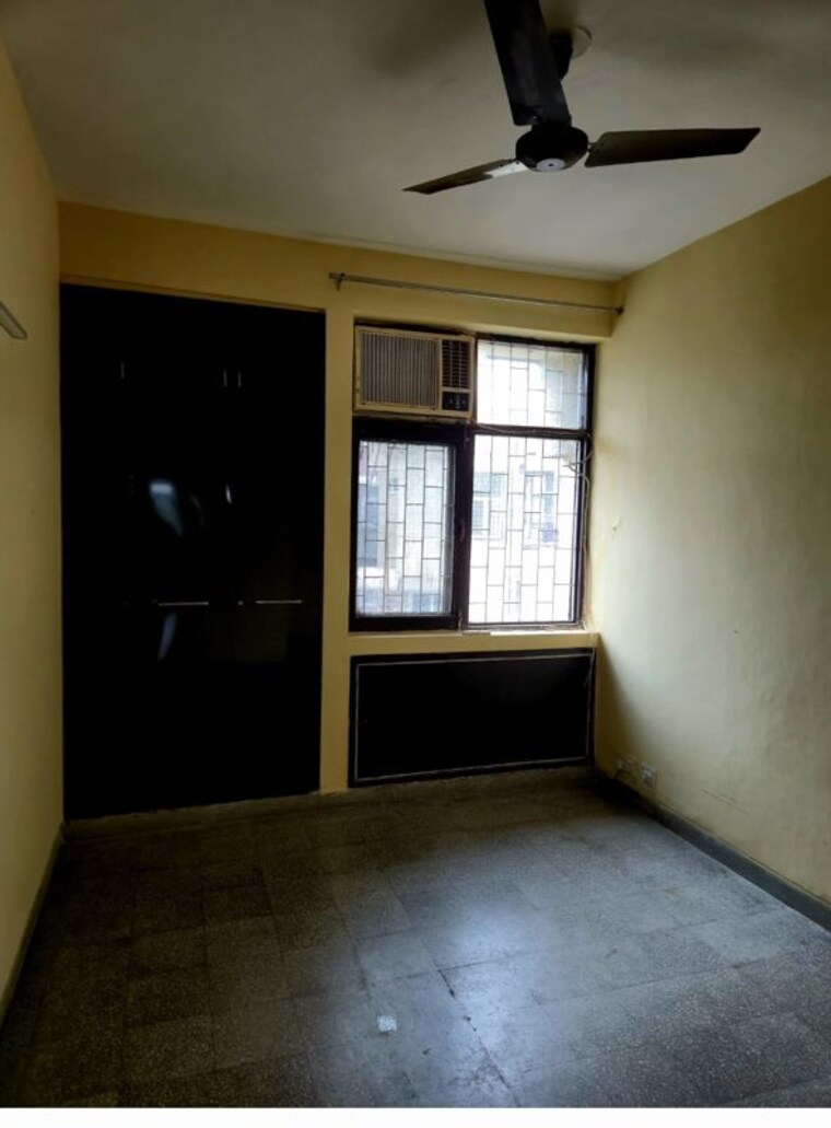 Room, ip extension 2 Bedroom 950 Sq.Ft. Apartment In Ip Extension Delhi 10620755