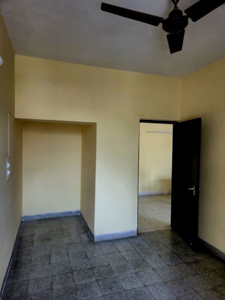 Room, ip extension 2 Bedroom 950 Sq.Ft. Apartment In Ip Extension Delhi 10620755