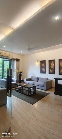 3 BHK + Servant Room Builder Floor For Rent in Defence Colony
