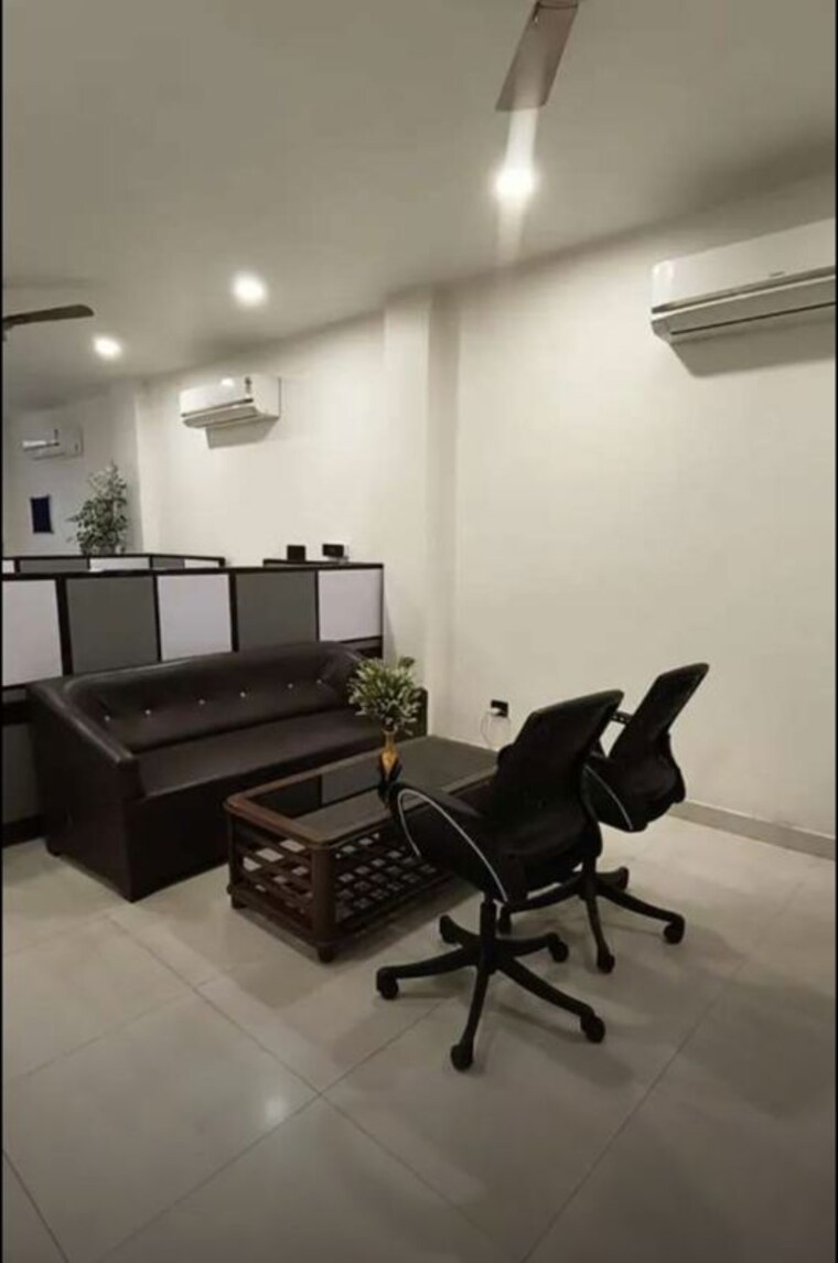 Gym, purvanchal-capital-tower Commercial Office Space 850 Sq.Ft. In Vibhuti Khand Lucknow 10620923