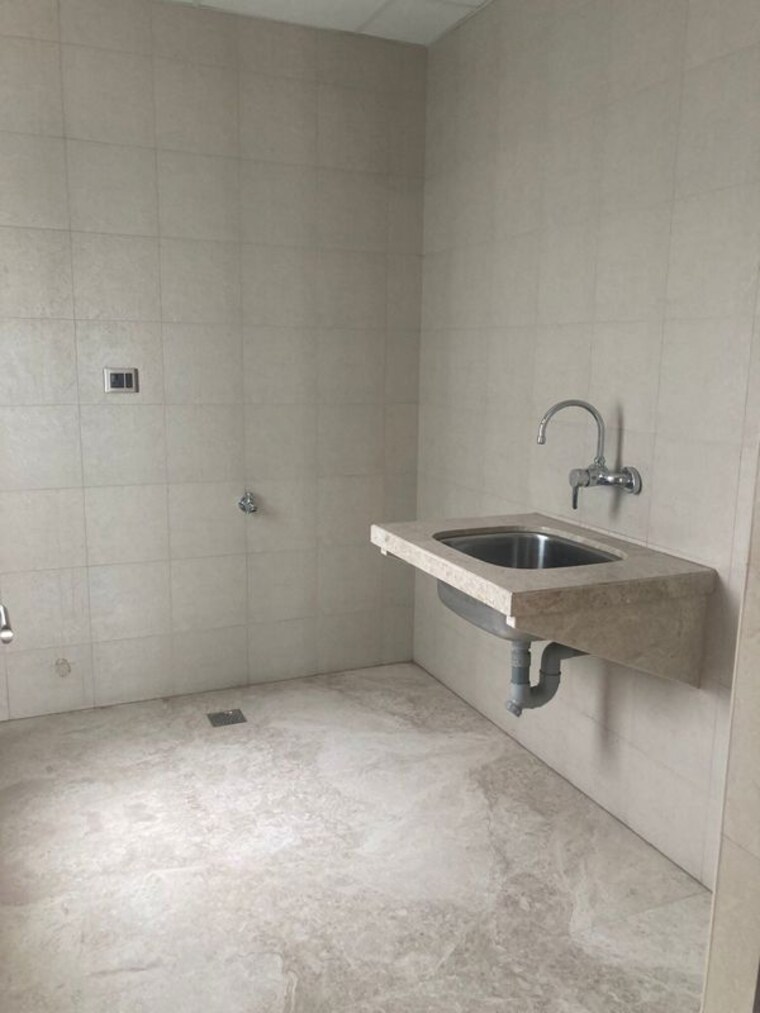 Bathroom, sobha-international-city-phase-1 5 Bedroom 270 Sq.Yd. Villa In Sector 109 Gurgaon 10620708