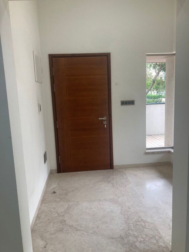 Room, sobha-international-city-phase-1 5 Bedroom 270 Sq.Yd. Villa In Sector 109 Gurgaon 10620708