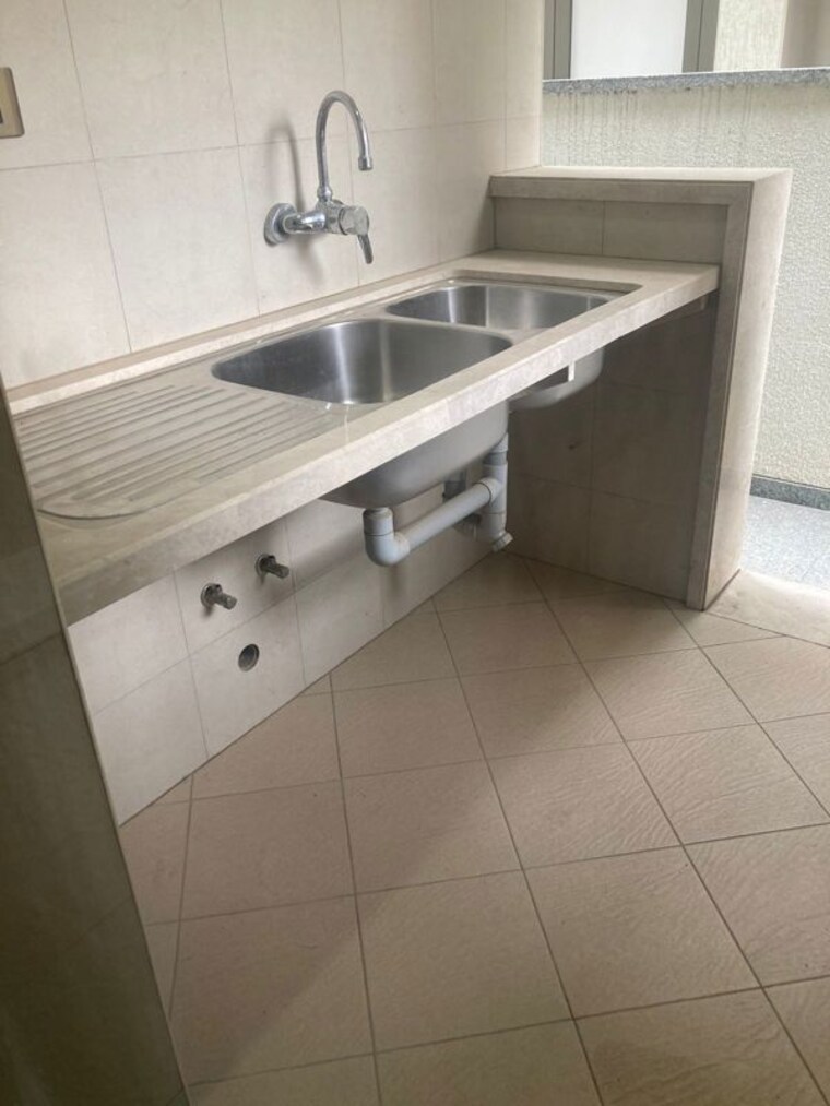 Kitchen, sobha-international-city-phase-1 5 Bedroom 270 Sq.Yd. Villa In Sector 109 Gurgaon 10620708