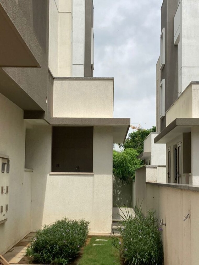 Kitchen, sobha-international-city-phase-1 5 Bedroom 270 Sq.Yd. Villa In Sector 109 Gurgaon 10620708