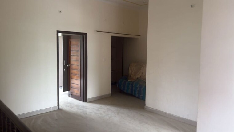 Room, sahastradhara 3 Bedroom 125 Sq.Yd. Villa In Sahastradhara Dehradun 10621052