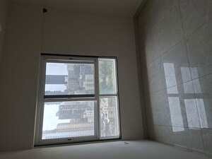 Room in 2 BHK Apartment at Shreepati Skies, Tardeo – for Rent