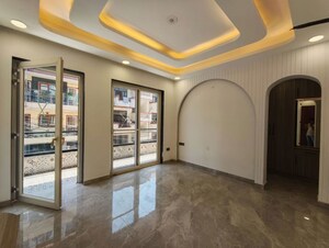 Parking in 4 BHK Builder Floor at Green Fields Colony – for Sale