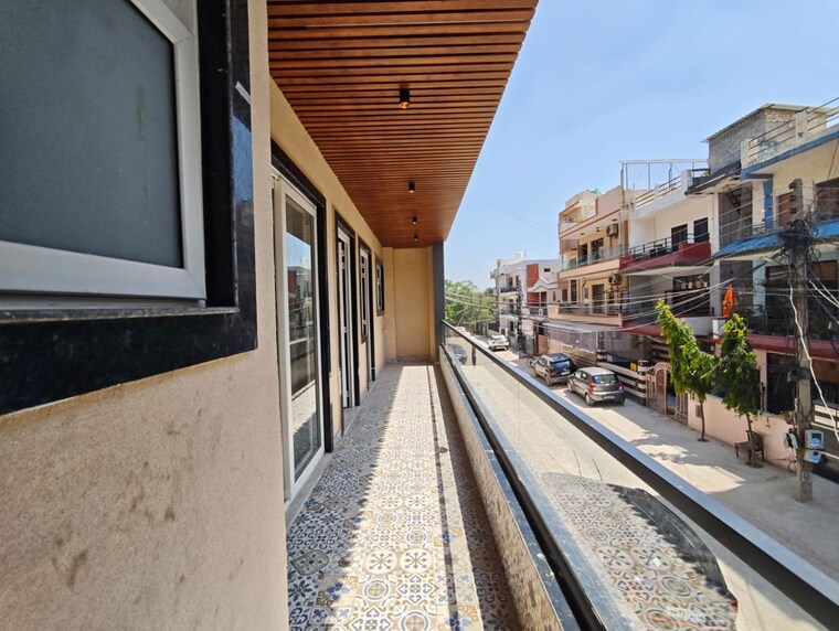 Balcony, green fields colony 4 Bedroom 260 Sq.Yd. Builder Floor In Green Fields Colony Faridabad 10621114