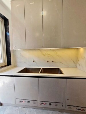 Furnished Amenities in 4 BHK Builder Floor at Green Fields Colony – for Sale