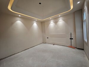 Room in 4 BHK Builder Floor at Green Fields Colony – for Sale