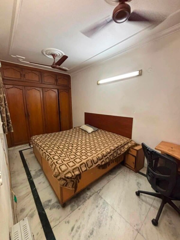Bedroom, malviya nagar 2 Bedroom 900 Sq.Yd. Builder Floor In Malviya Nagar Delhi 10621143