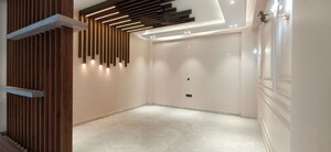 Room in 4 BHK Builder Floor at Green Fields Colony – for Sale