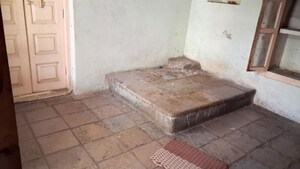 Room in  Independent House at Dharamsi Lane Murarji Peth – for Sale