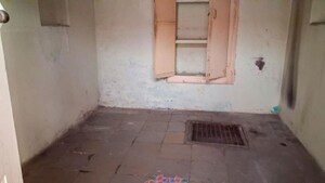 Room in  Independent House at Dharamsi Lane Murarji Peth – for Sale