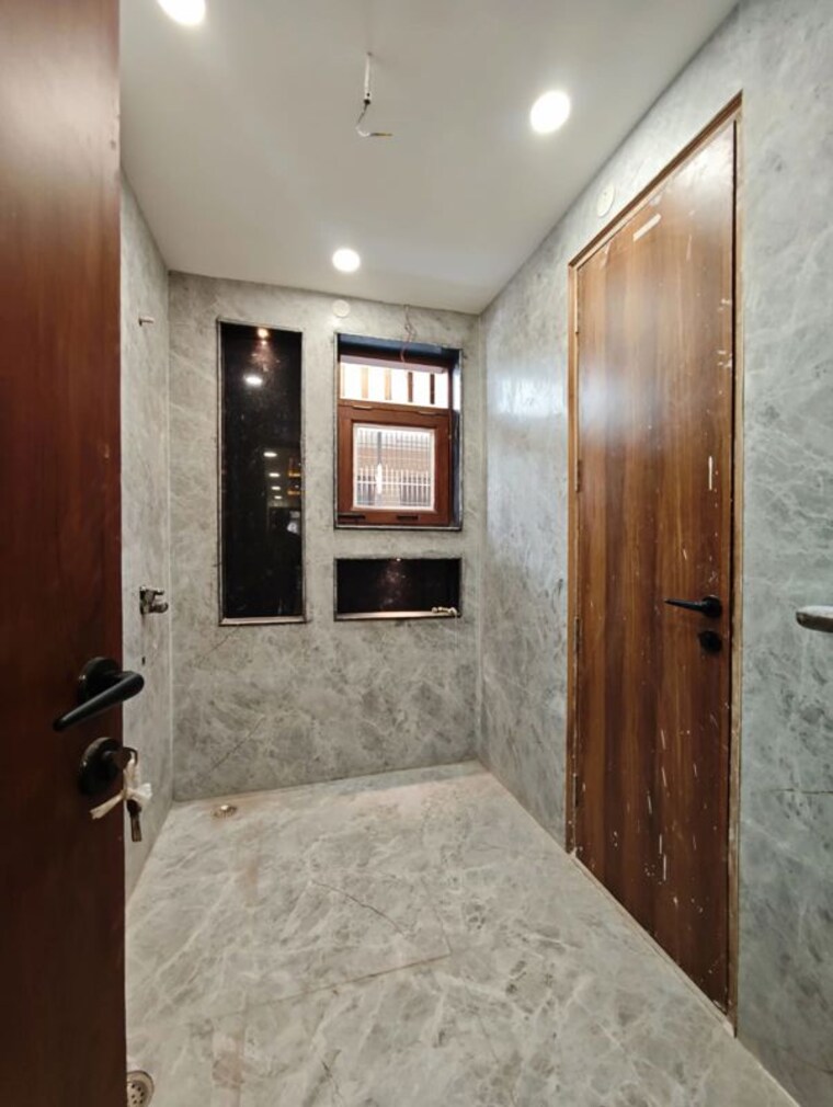 undefined, green fields colony 4 Bedroom 400 Sq.Yd. Builder Floor In Green Fields Colony Faridabad 10621279