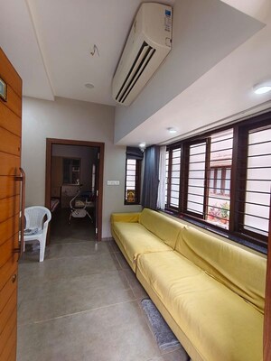 Parking in 3 BHK Villa at Gulbai Tekra – for Rent