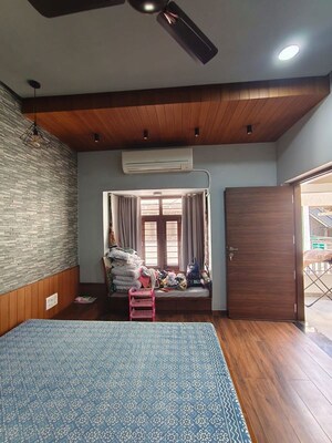 Bedroom in 3 BHK Villa at Gulbai Tekra – for Rent