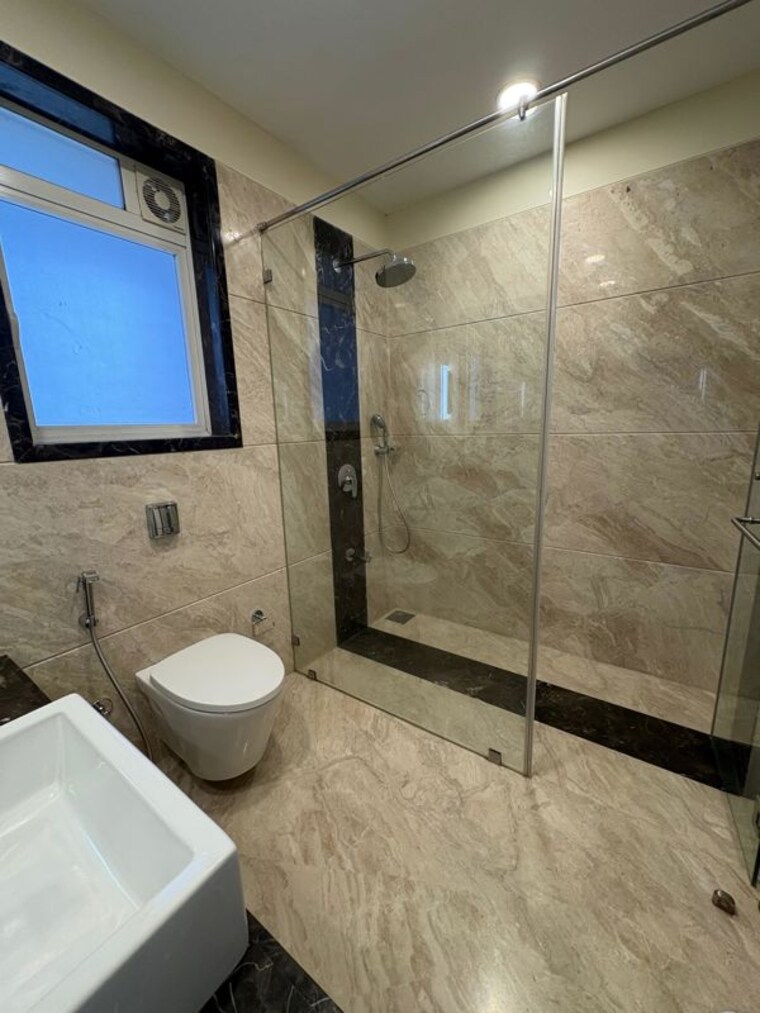 Bathroom, supreme-amadore 5 Bedroom 2500 Sq.Ft. Apartment In Baner Pune 10621305