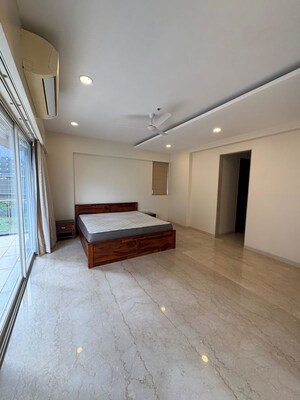 Room in 5 BHK Apartment at Supreme Amadore, Baner – for Rent