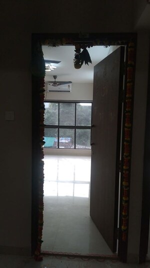 Room in 1 BHK Apartment at Worli – for Rent
