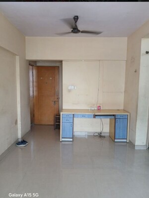 Room in 1 BHK Apartment at Suchidham Complex, Goregaon East – for Rent