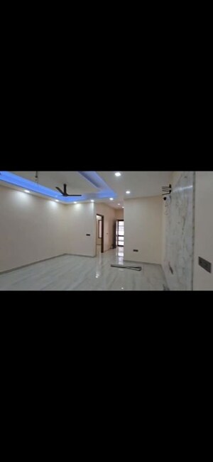 Room in 4 BHK Builder Floor at Eros Lakewood City, Suraj Kund – for Rent