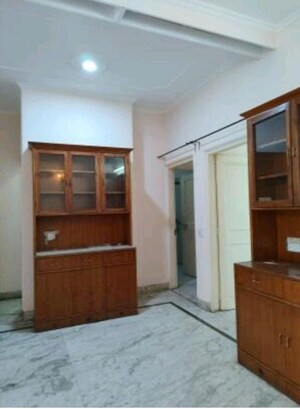 Room in 2 BHK Builder Floor at RWA Apartments Sector 20, Sector 20 – for Rent