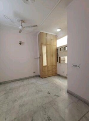 Room in 2 BHK Builder Floor at RWA Apartments Sector 20, Sector 20 – for Rent