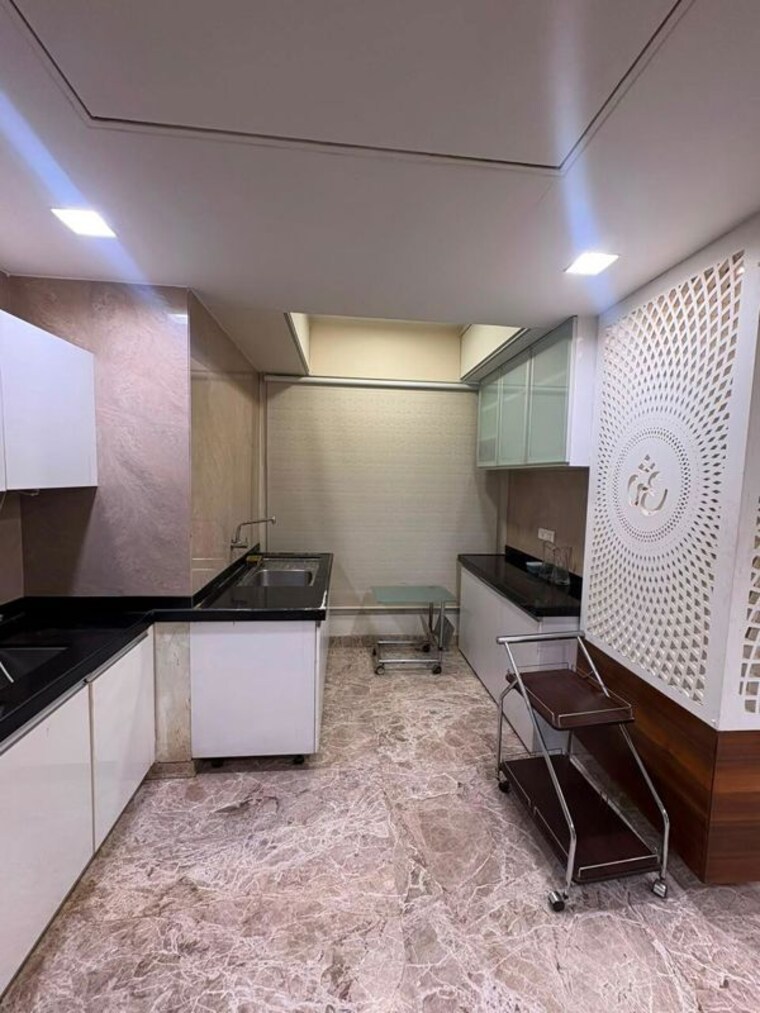 Bathroom, kumar-privie-selena 5 Bedroom 2500 Sq.Ft. Apartment In Pashan Pune 10621446
