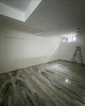 Room in 4 BHK Villa at RWA Apartments Sector 50, Sector 50 – for Rent