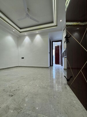 Room in 1 BHK Builder Floor at Chattarpur – for Rent