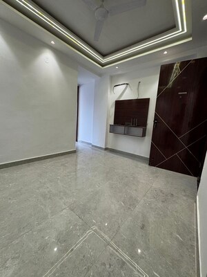 Parking in 1 BHK Builder Floor at Chattarpur – for Rent