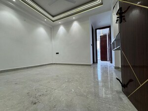 Room in 1 BHK Builder Floor at Chattarpur – for Rent