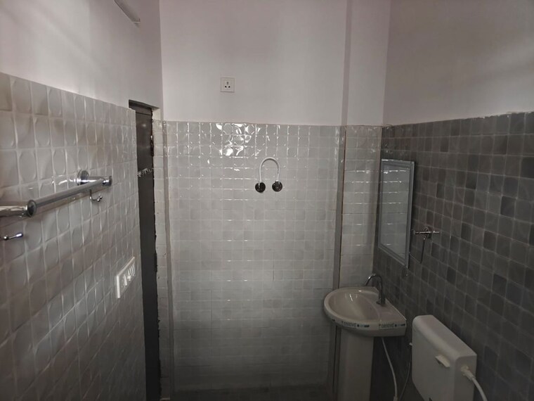 Bathroom, eldeco-city-dreams 5 Bedroom 1700 Sq.Ft. Villa In Mubarakpur Lucknow 10621483