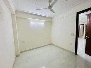 Room in 2 BHK Builder Floor at Saket – for Rent