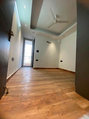Room in 2 BHK Builder Floor at Saket – for Rent