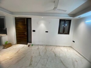 Room in 2 BHK Builder Floor at Saket – for Rent
